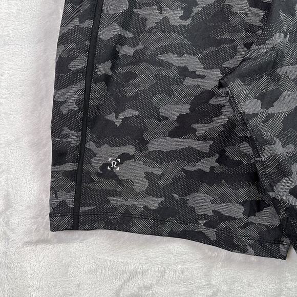 Lululemon Camo Shorts Men's Small Black/Grey Athletic Workout Gym Pockets - Picture 11 of 12